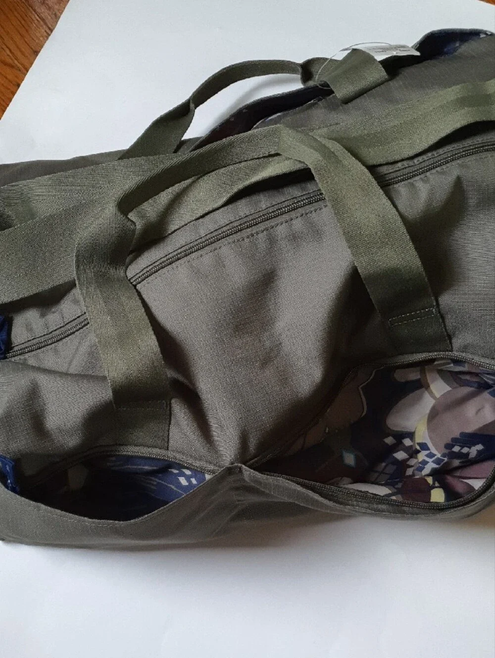 LeSportsac Olive Green Men's Duffel Bag with Shoulder Strap
